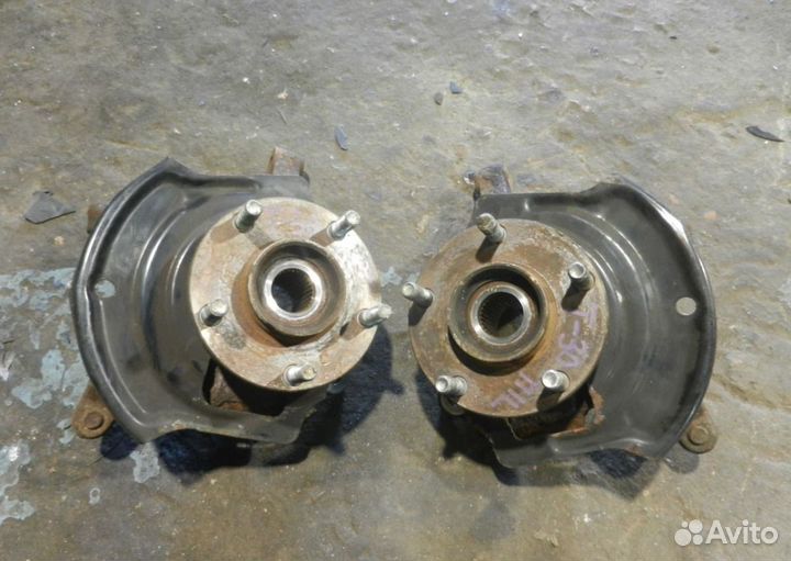 Поворотный кулак передний Nissan X-Trail T30