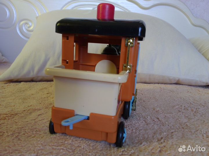 Поезд Sylvanian Families Maple Town