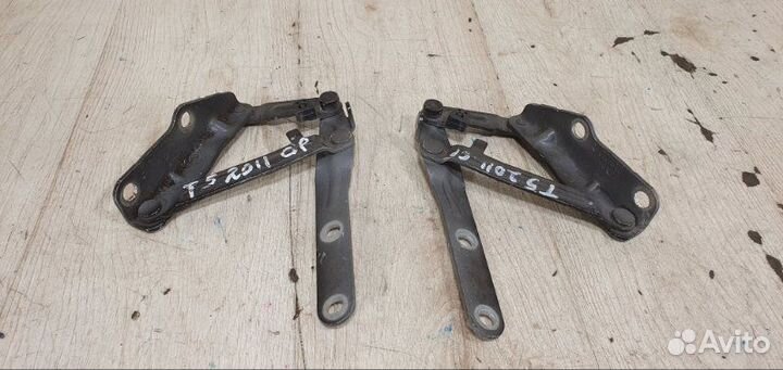 Петли капота Vw Transporter T5