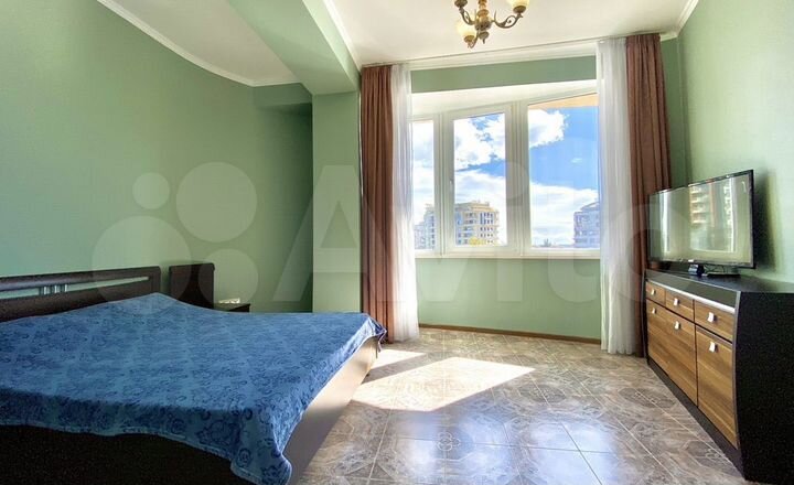 3-к. квартира, 95 м², 2/10 эт.