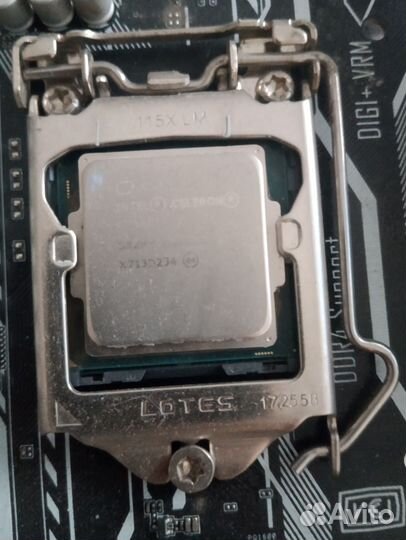 Материнская плата с процессором и памятью