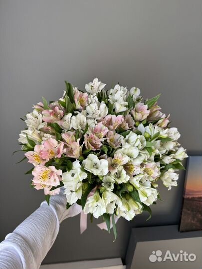 Букет из альстромерий