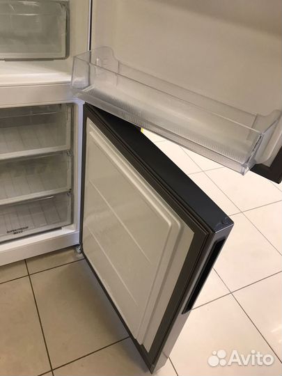 Холодильник Hotpoint Ariston HF4200S