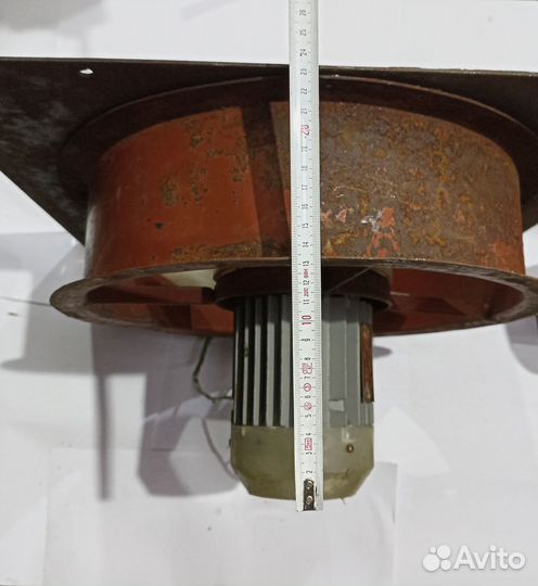 Вытяжка с электромотором.220/380V, 1350 об/мин