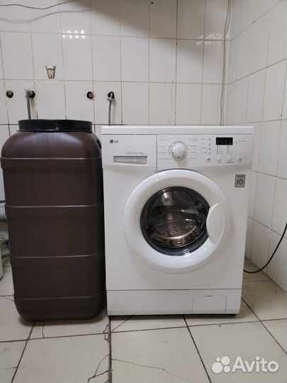 Стиральная машина с баком для сельской местности