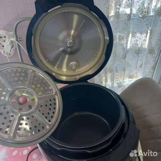 Мультиварка новая