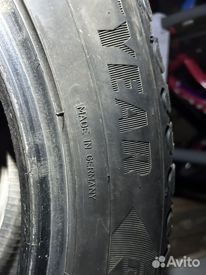 Goodyear Ultragrip Ice Arctic 235/55 R19 105T