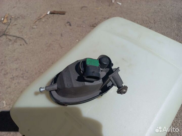 Передняя противотуманка на Mazda 3 новая