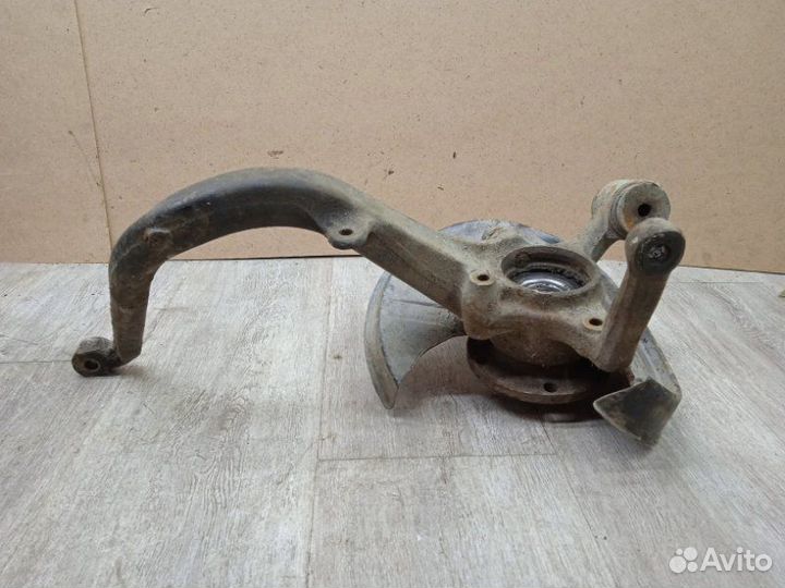 Кулак поворотный задний левый Audi A4 B5 1.8 2000