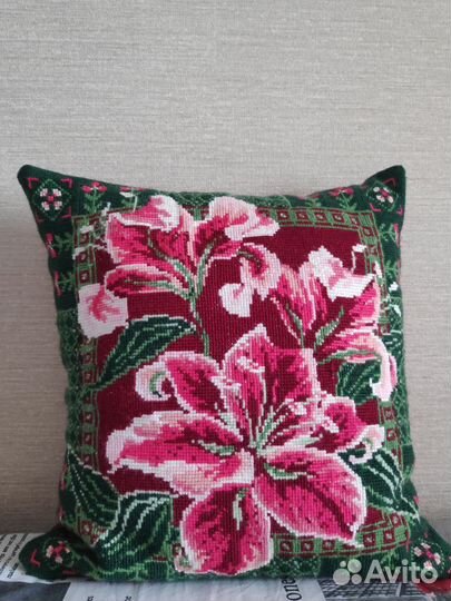 Подушка ручная вышивка