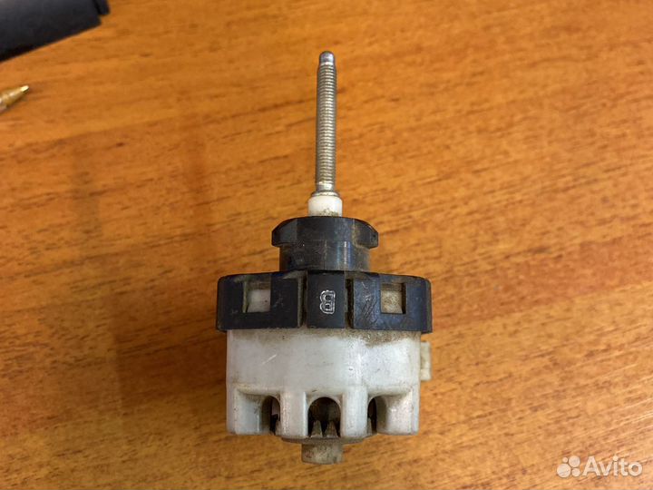 Toyota Camry 40 2006- Корректор фары б/у