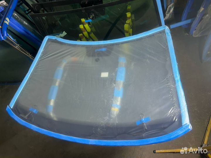 Лобовое стекло на Volkswagen Polo 2015 - 2021