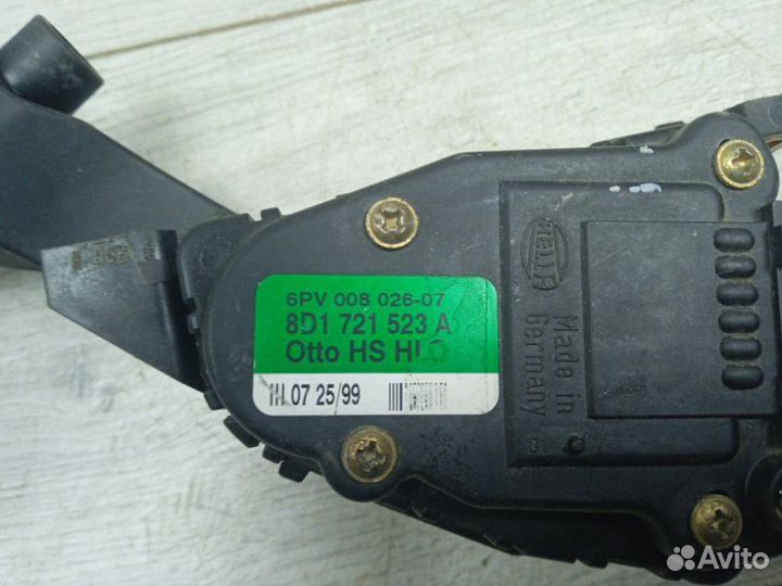 Педаль газа Volkswagen Passat 1.8 2000