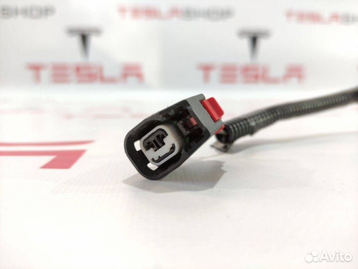 Разъем (фишка) проводки Tesla Model Y 2020