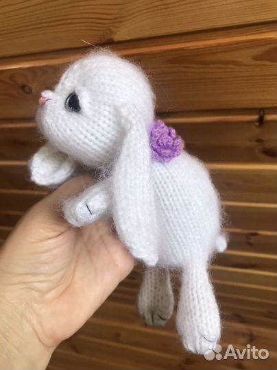 Зайчик реалистичный вязаный