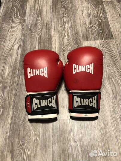 Боксерские перчатки everlast clinch adidas