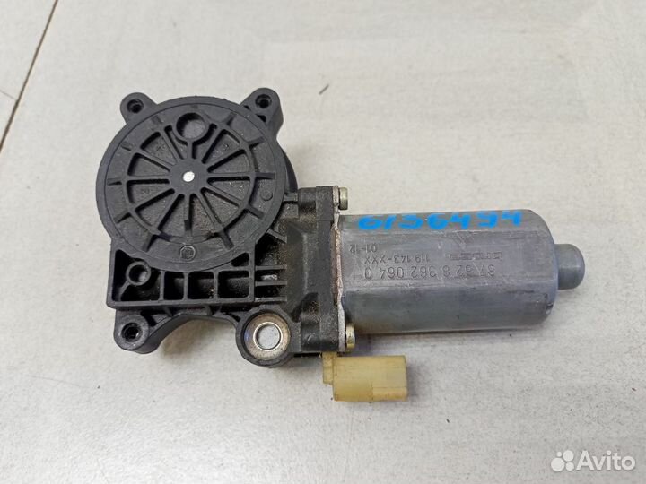 Моторчик правго стеклоподъёмника