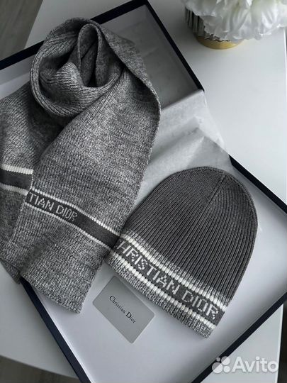 Комплект Cristian Dior шапка и шарф