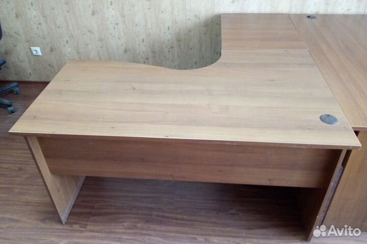 Компьютерный стол бу в отличном состоянии
