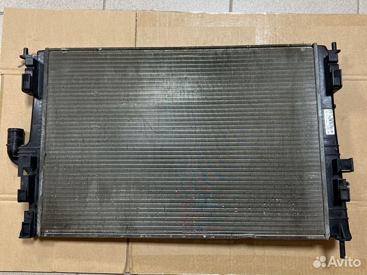 Радиатор охлаждения на LADA largus 8 кл. с конд