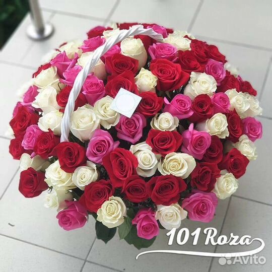 Корзина из 101 розы микс