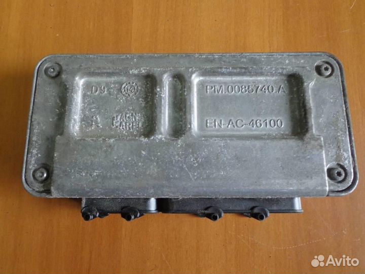 Блок управления двигателем VW Polo 5