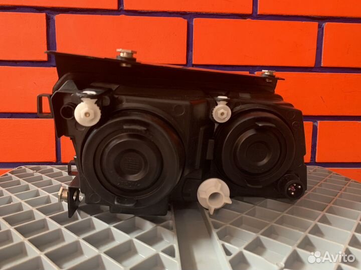 Передняя левая фара Volkswagen Passat B5