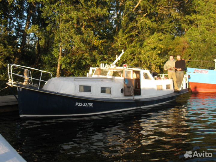 Катер каютный