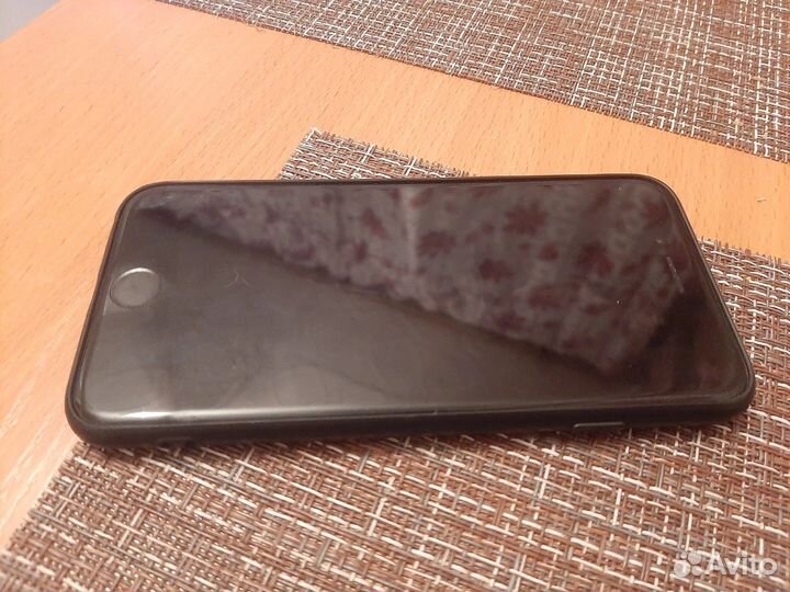 Телефон iPhone 6s