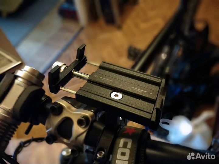 Монументальное крепление телефона на велосипед