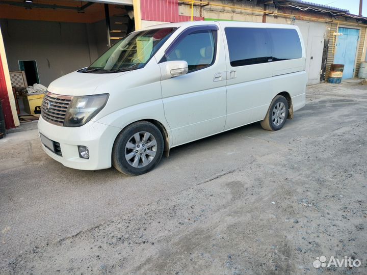 Nissan Elgrand 3.5 AT, 2005, 128 300 км