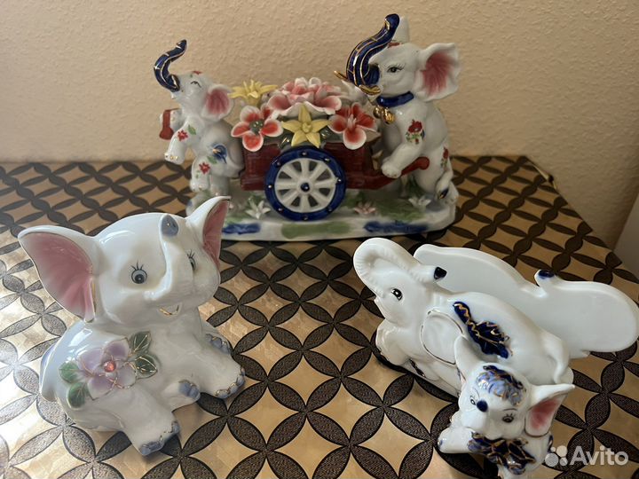 Слоники фарфоровые