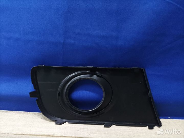 Окантовка птф левая Volkswagen Amarok 2 на 2010