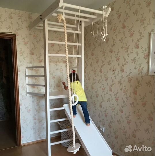 Шведская стенкa из дерева