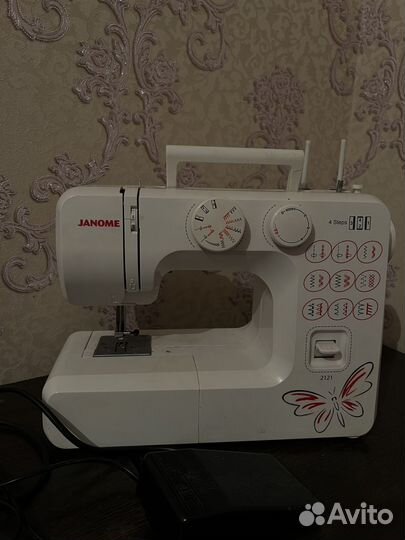 Швейная машина Janome