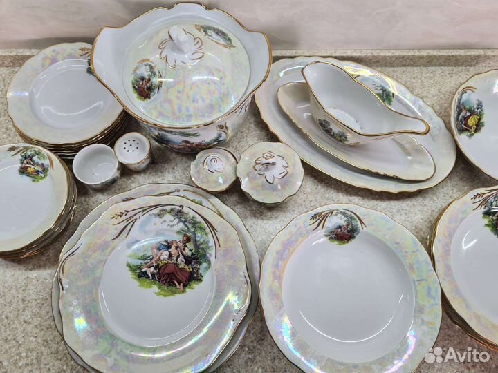 Роскошный столовый сервиз Мадонна