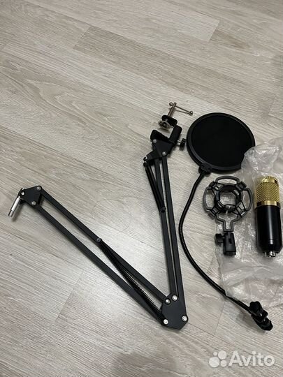 Студийный конденсаторный микрофон BM800