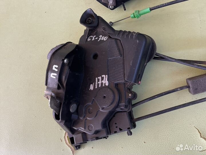 Lexus GS 300 Замок двери