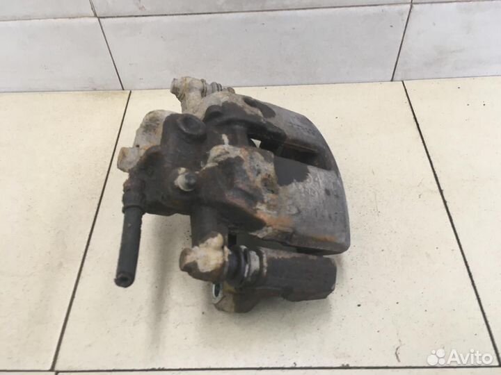 Суппорт передний правый Colt (Z3) 2004-2012