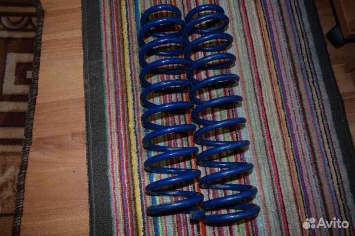 Продам задние пружины на toyota funcargo