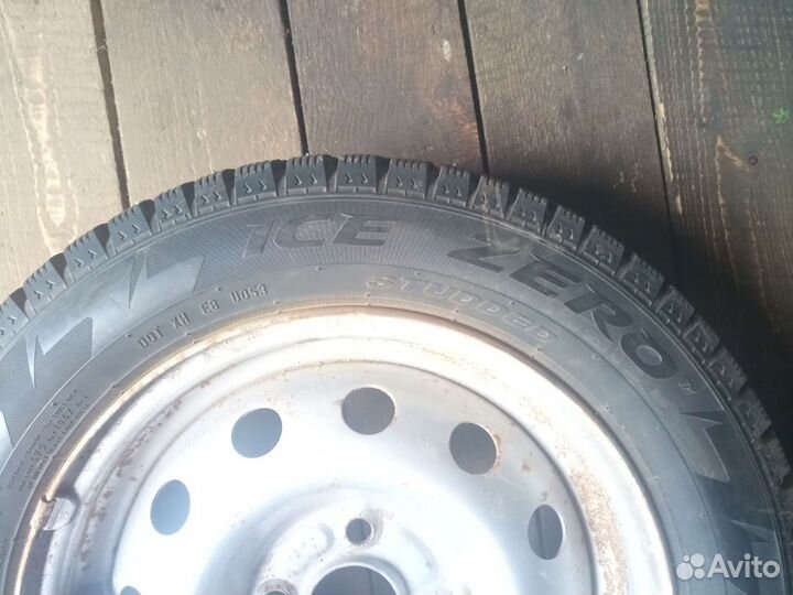 Pirelli Ice Zero 175/65 R14