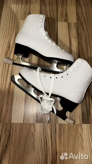 Коньки фигурные женские 41 размер
