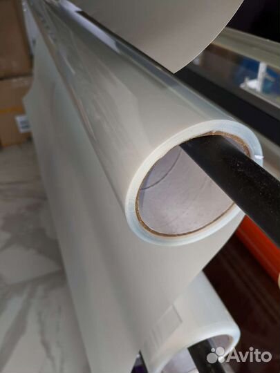 Антигравийная пленка для бронирования автомобиля