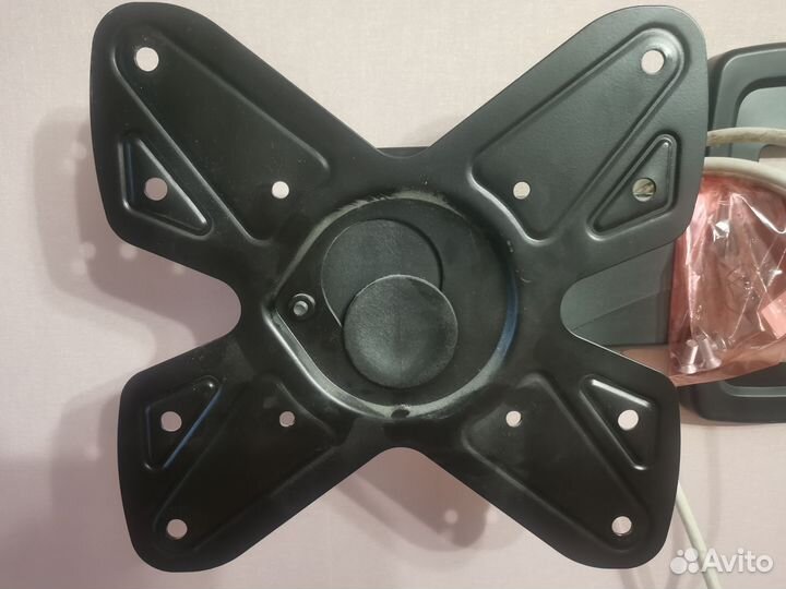 Кронштейн для телевизора поворотный