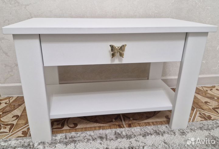 Журнальный столик