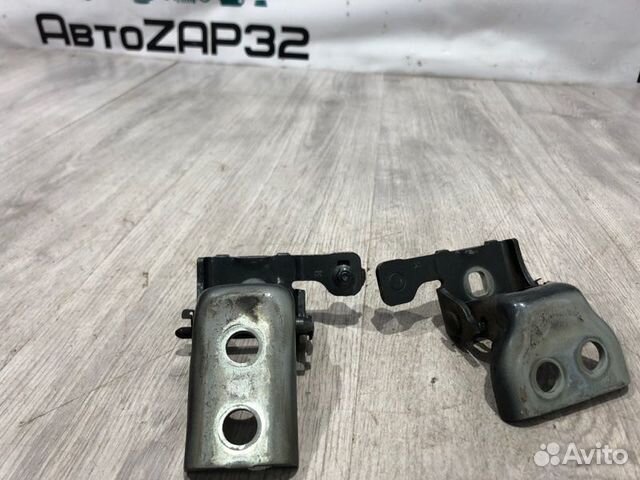 Петли двери передние правые Peugeot 308 EP6 2010