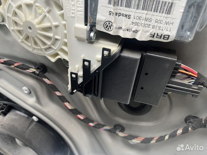 Стеклоподъемник Skoda octavia A5 задний передний