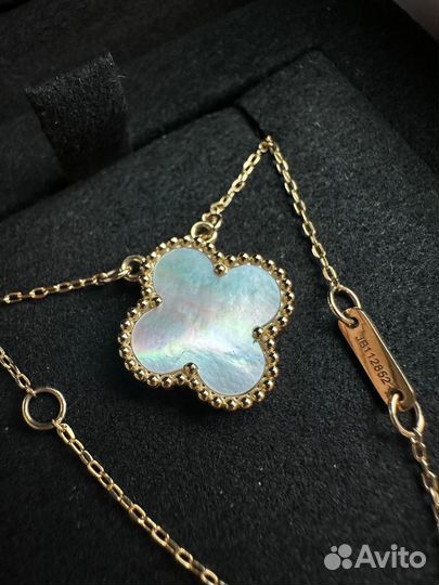 Подвеска van cleef alhambra (с перламутром)