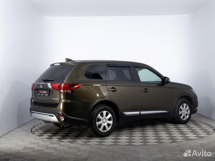 Mitsubishi Outlander 2.0 CVT, 2019, 124 240 км