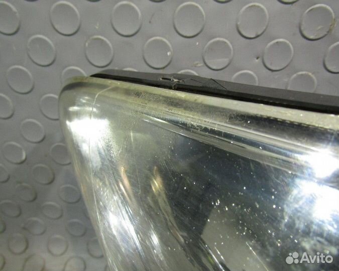 Toyota Auris E15 Фара правая